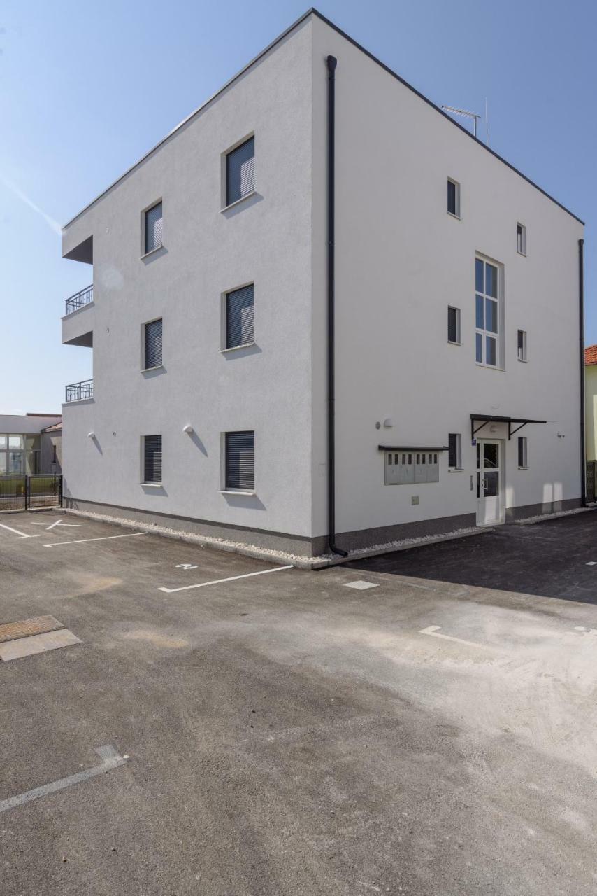 Luxury Apartman Ivana Trogir Exterior foto